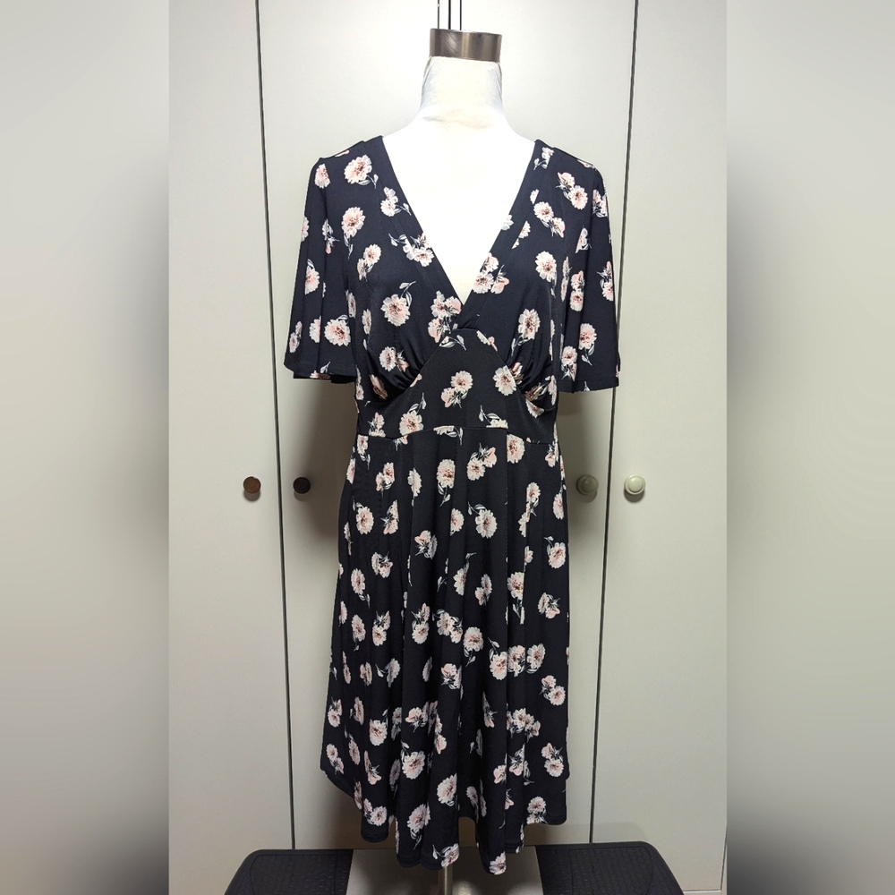 Torrid black floral print dress- size 0 (12/14)